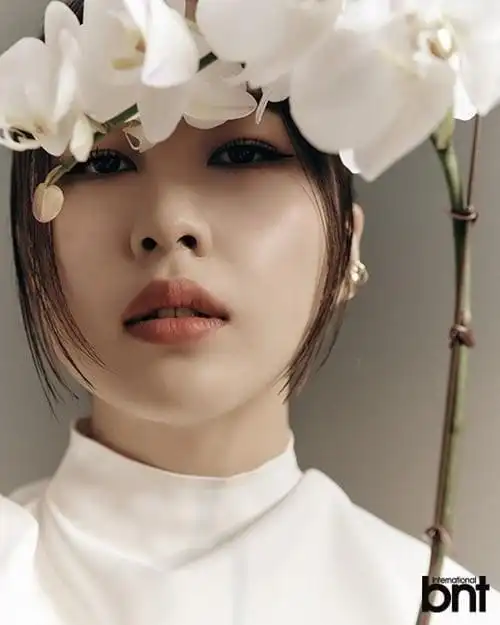 韩国女歌手权珍雅最新杂志写真曝光_高清图集_新浪网