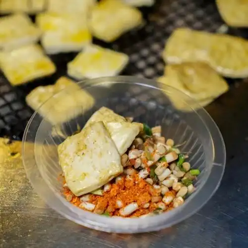 贵州爆浆小豆腐 贵阳特产烙锅手撕烧烤臭豆腐油炸新鲜碱豆腐干-阿里巴