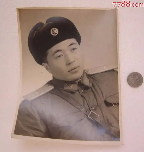 大幅的55军人技术尉官照,老照片_第1张_7788老照片