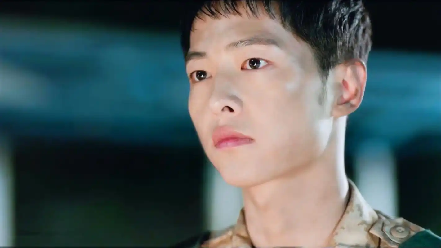 宋仲基《太阳的后裔》柳时镇第七集剧照桌面壁纸