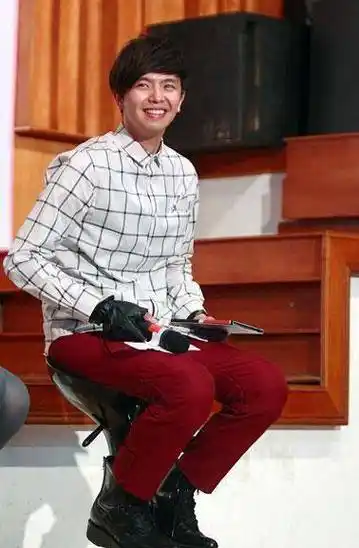 家中浴室摔倒,发现时尸体已僵硬_杨丞琳_因为_消息