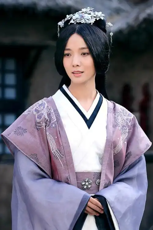 长相一般却要演"天下第一美女",谁的审美出了问题?