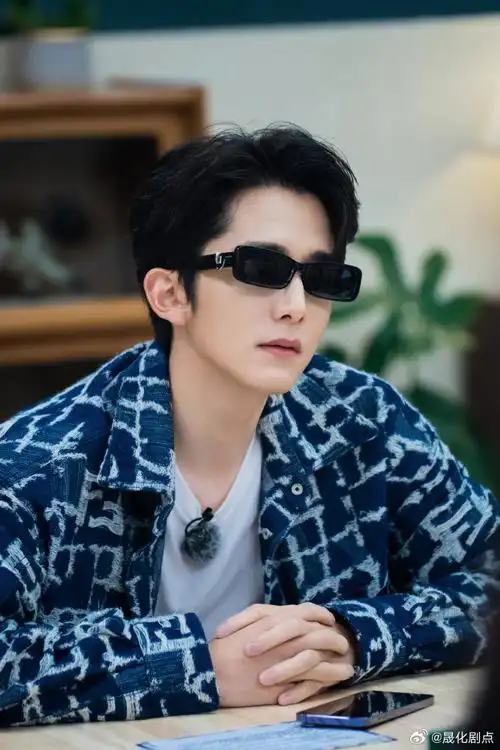 未免也太有趣了李雪琴问吸血鬼喜不喜欢吃辣的,张新成机智回复"blood"