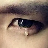 雨中哭泣男生伤感头像动画