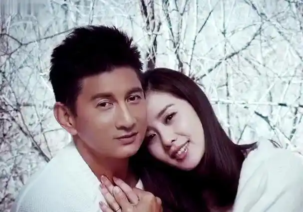 吴奇隆刘诗诗带娃出门力破婚变传闻两人配合默契尽显甜蜜