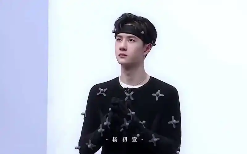 发带甜甜小啵#王一博 #陪你看星星