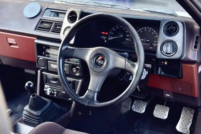 ae86是属于一代人的回忆和信念gtr32准备好看我尾灯了