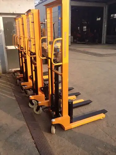 厂家供应手动堆高车叉车 手摇式堆高车 货物装卸车