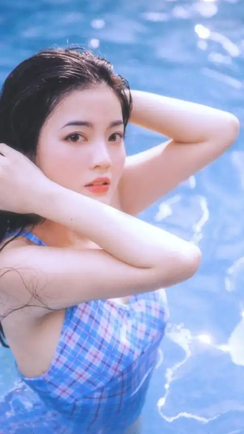 清纯美女性感泳衣诱人写真安卓手机壁纸