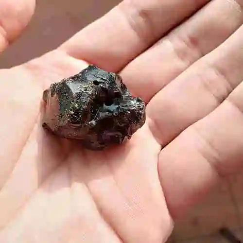 哪里有收购金刚石 黑钻石的? 顺便帮忙鉴定下