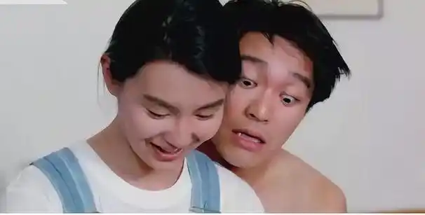 如今再看朱茵,才明白当初她与周星驰的分手,是多么正确的决定!