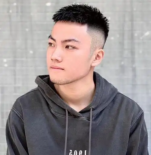 2021春夏男生发型流行趋势这8款造型值得剪长短都很帅气