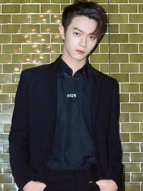 来听许凯在线撒娇233333_明星_娱乐_明星娱乐资讯