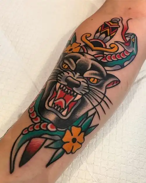 小臂oldschool匕首豹子纹身图案