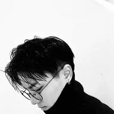 真人男头像帅气高冷黑白高清好看的黑白高冷男神头像图片