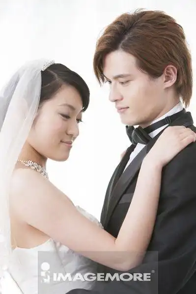结婚,丈夫,妻子,西装,结婚礼服,拥抱