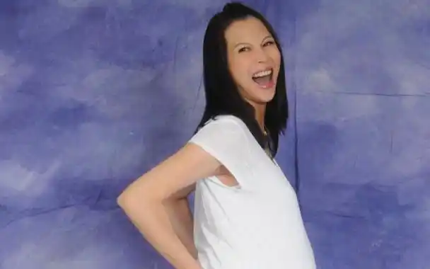 蔡少芬微博晒大肚照:真的很会教育孩子