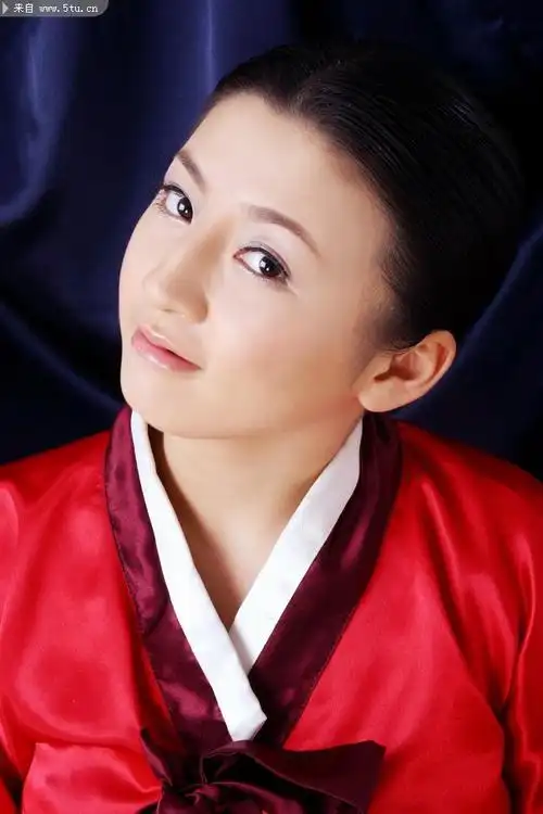 朝鲜传统服饰美女xz