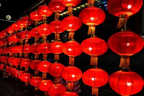 大红灯笼高高挂摄于太原市并州饭店