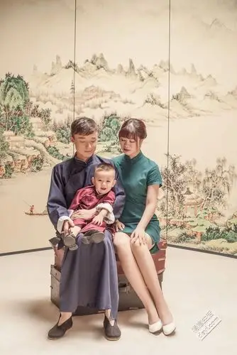 拍个民国风全家福感觉身体被掏空!