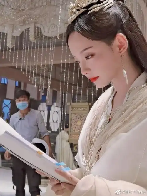 祝福@张嘉倪这位仙女生日快乐!98旦逢良辰,顺颂时宜!