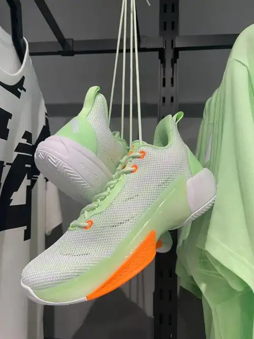 今日份推荐安踏要疯系列