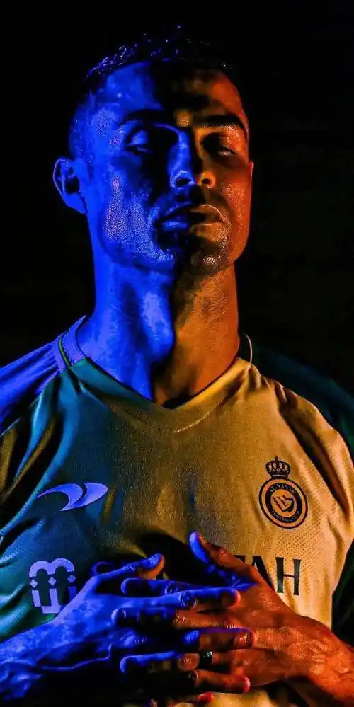 c罗超清手机壁纸,他来了