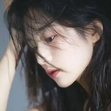 侧脸低头很好看的女生高清-女生头像 - 壁纸之家