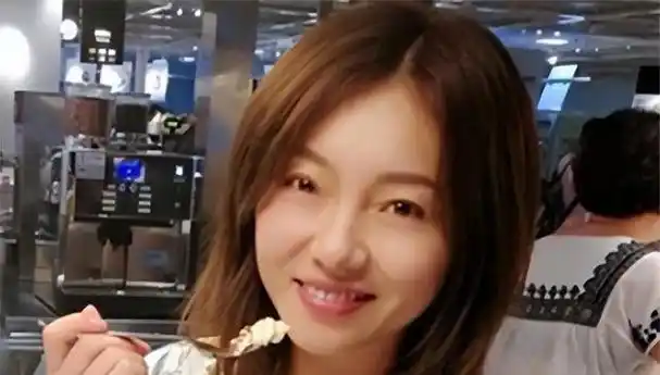 她在《非诚勿扰》站了5年,多次爆灯从不牵手,如今30多岁仍单身