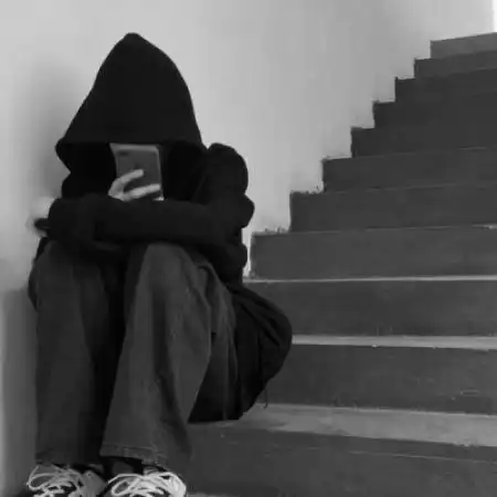 黑色头像女伤感