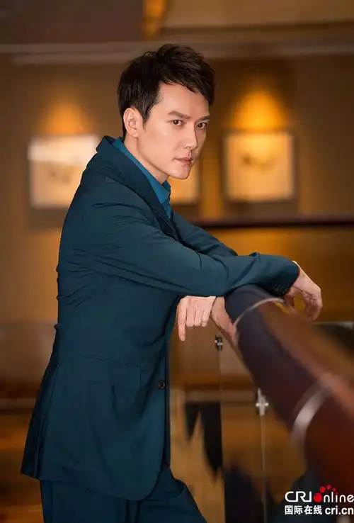 冯绍峰亮相星空海2发布会现场金句不断