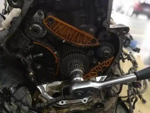 顶缸,发动机卡死,ea888发动机怎么不经用?