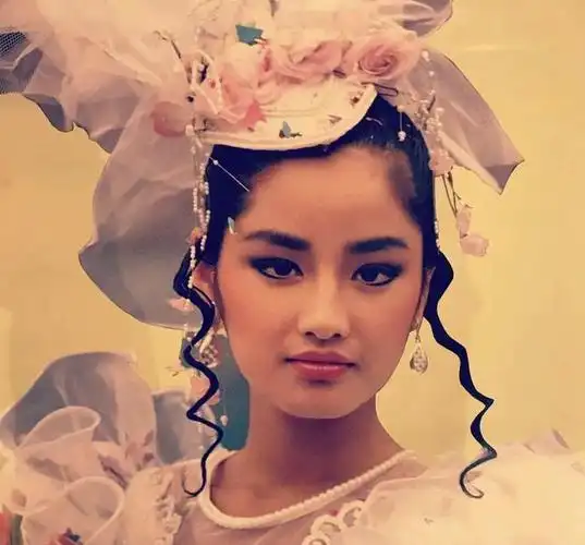 瞿颖的坎坷情史,和她生命中爱过的4个重要男人