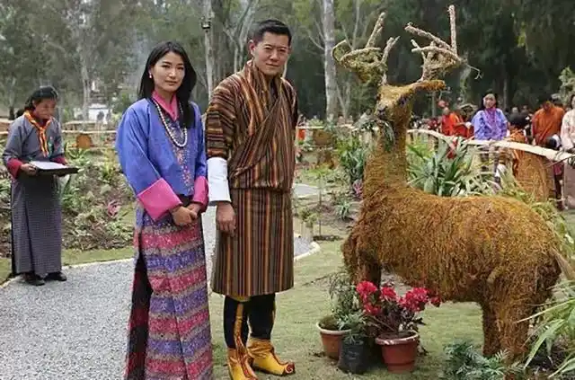 不丹最美王后!国王曾为她放弃"一夫多妻制",有新欢后将她冷落