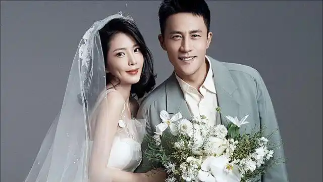杜淳携妻子王灿合拍婚纱写真 幸福甜美的生活让夫妇都变得更俊朗