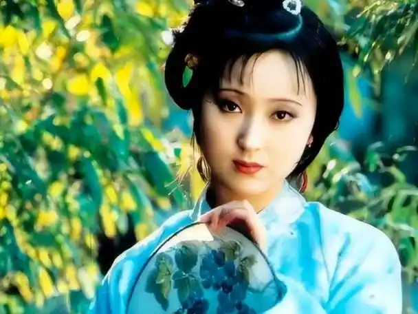 林黛玉:19岁爆红,26岁资产过亿,患癌不治疗,原来结局早写好了