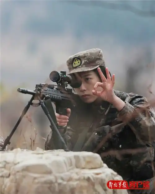 话务女兵实现狙击梦超越男兵拿下第一名