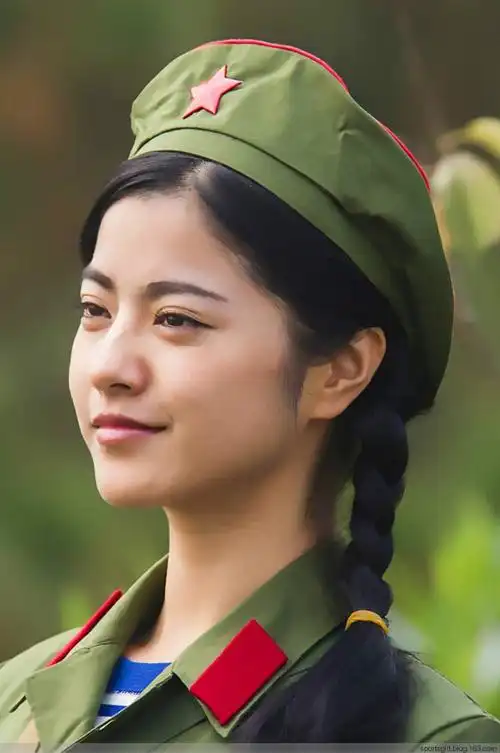 影视照片中的女兵