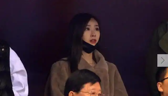 睢冉妻子与丁彦雨航女友再观战