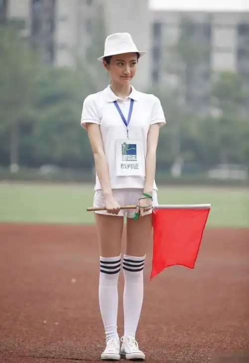 景甜青涩照片爆出学生扮相真美