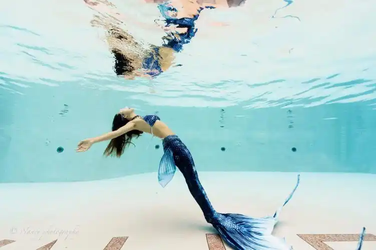 快来get自己的水下专属照片美人鱼