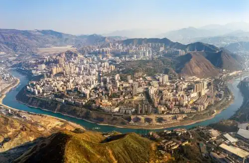 中国四川攀枝花城市全景航拍图