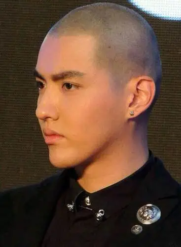 网曝:吴宇龙真的是吴亦凡弟弟?