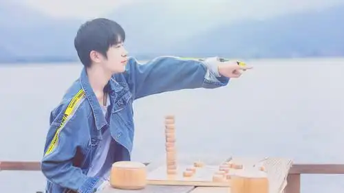 桌面壁纸 清清爽爽的男孩子