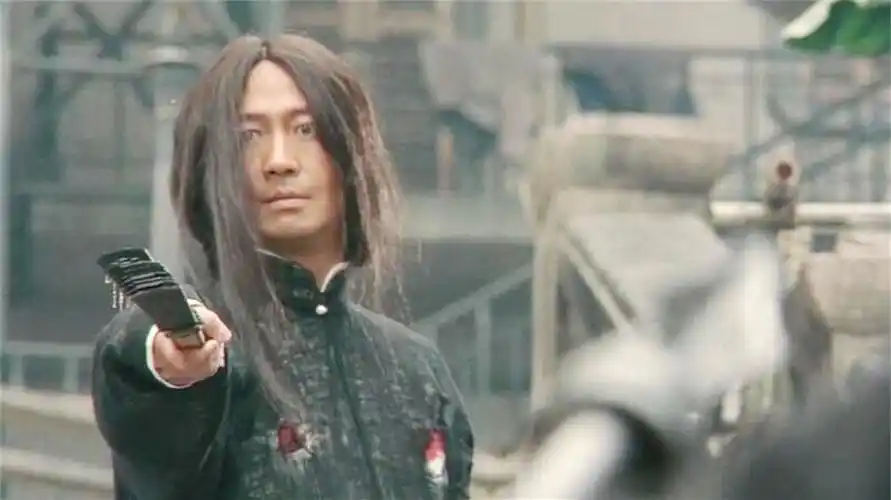 十月围城:黎明拼死坚守在最后一刻,只为给众人争取时间