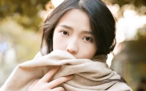 小清新文艺女神冬日唯美桌面壁纸下载