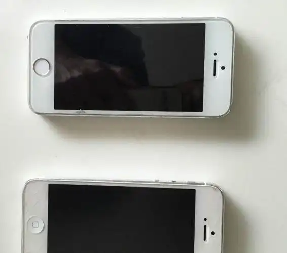 两部iphone手机转让 - 1500元
