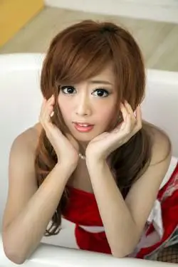 性感美女小夕的粉嫩连体私房照