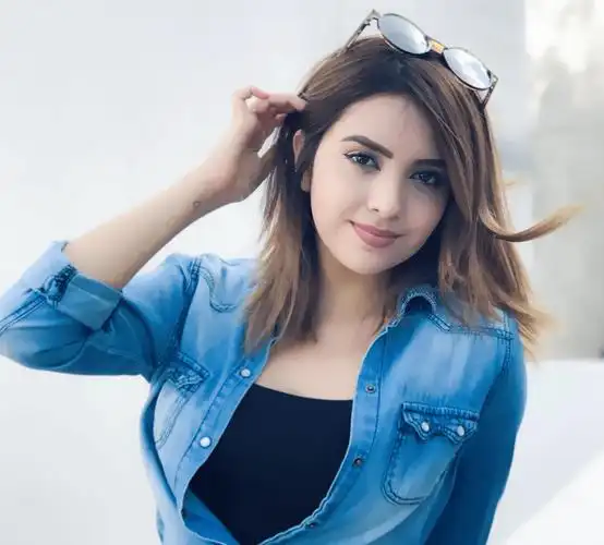 墨西哥微胖coser圆圆脸蛋秀可爱微胖女生遮肉显瘦穿搭法