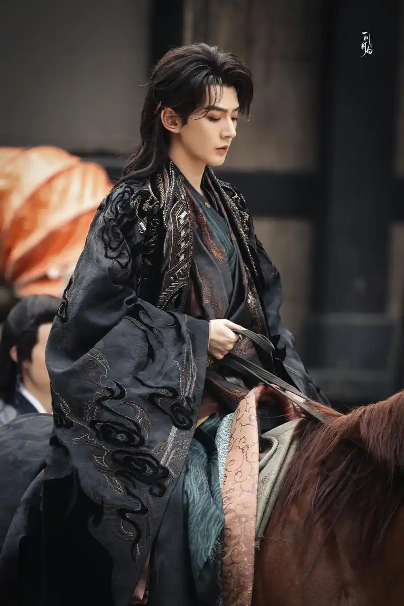 新晋古装美男,邓为古装造型真挺好